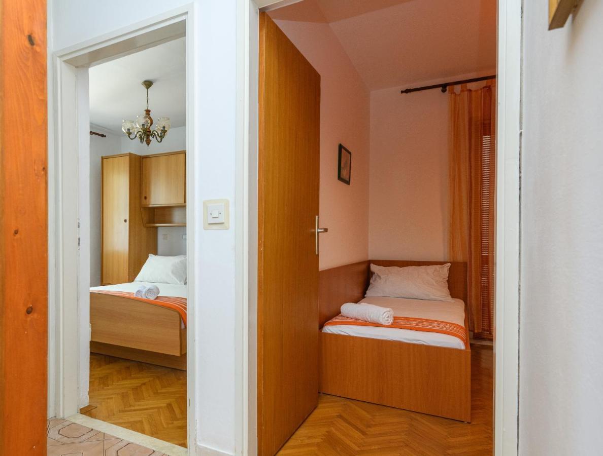 Apartment Mario - Veliki Stan Za Odmor - Terasa- Vrt - Bazen - Pogled More, Izoliran Orasac Exterior foto