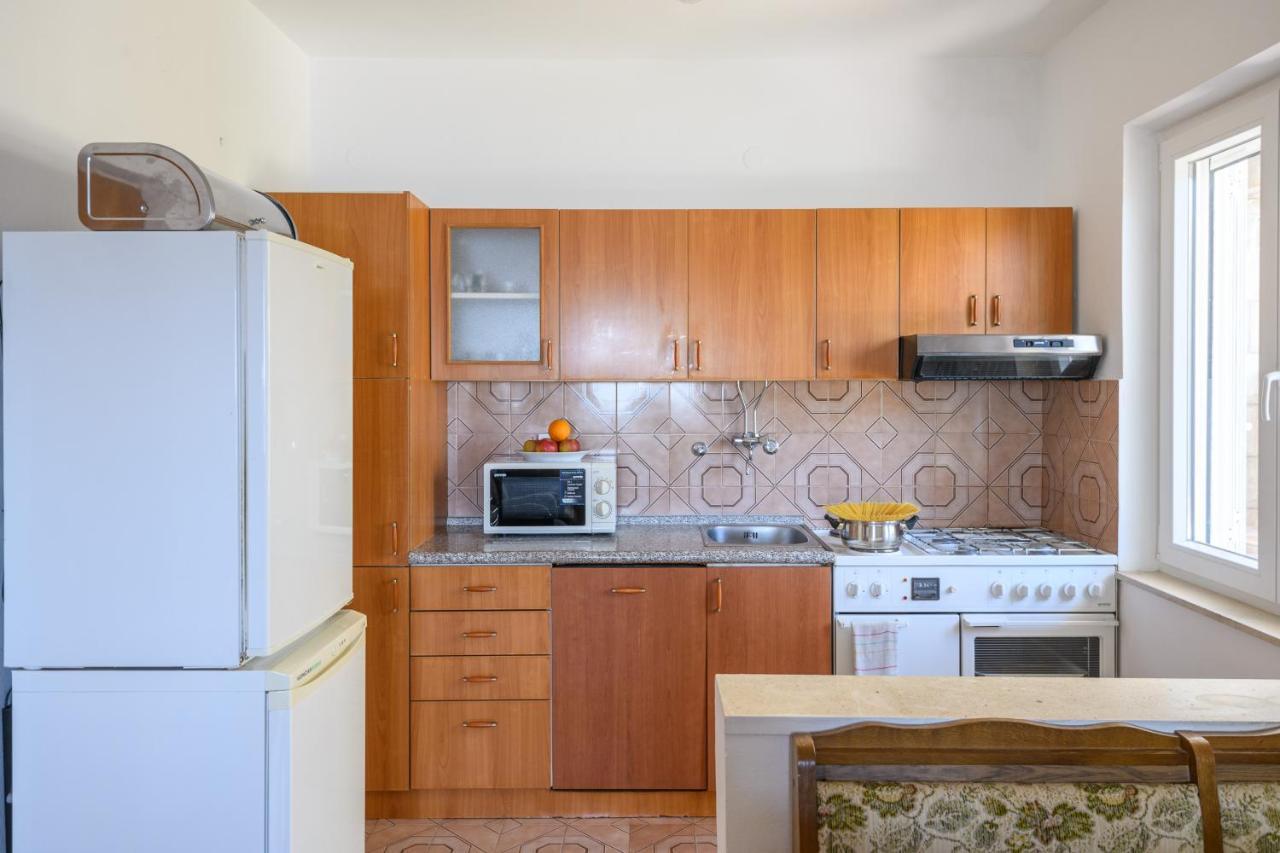 Apartment Mario - Veliki Stan Za Odmor - Terasa- Vrt - Bazen - Pogled More, Izoliran Orasac Exterior foto
